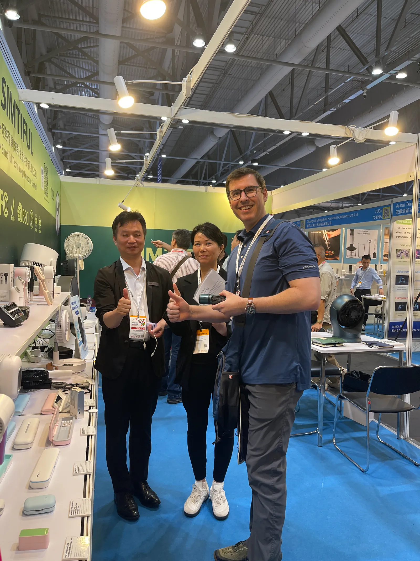 SIMTIFUL team with an international buyer